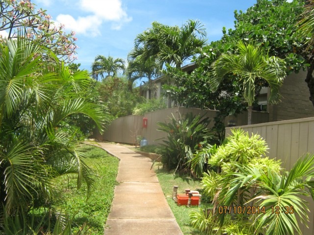 Walking path to unit