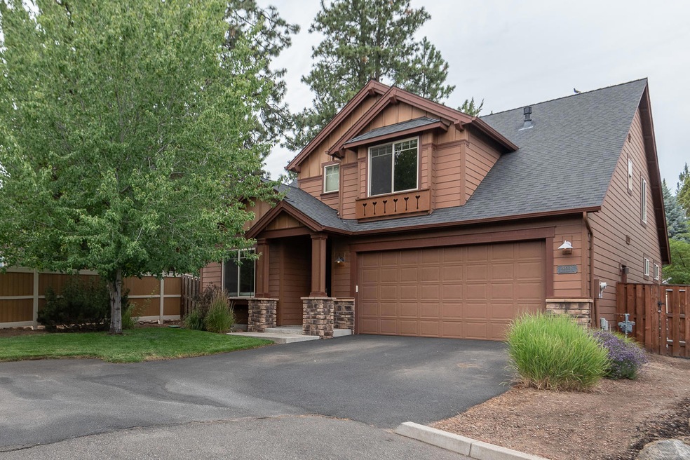 20532 Jacklight Ln, Bend, OR 97702 - photo 1