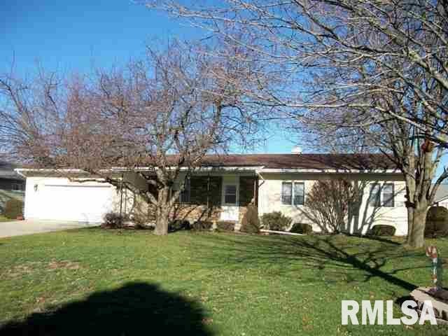530 Southgate St, Lincoln, IL 62656 - photo 1