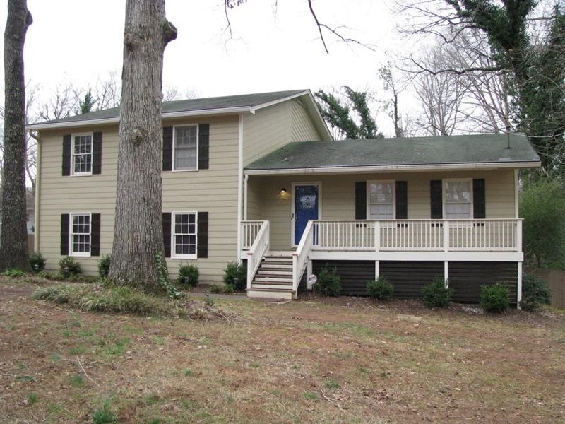 1865 Britt Dr, Snellville, GA 30078 - photo 1