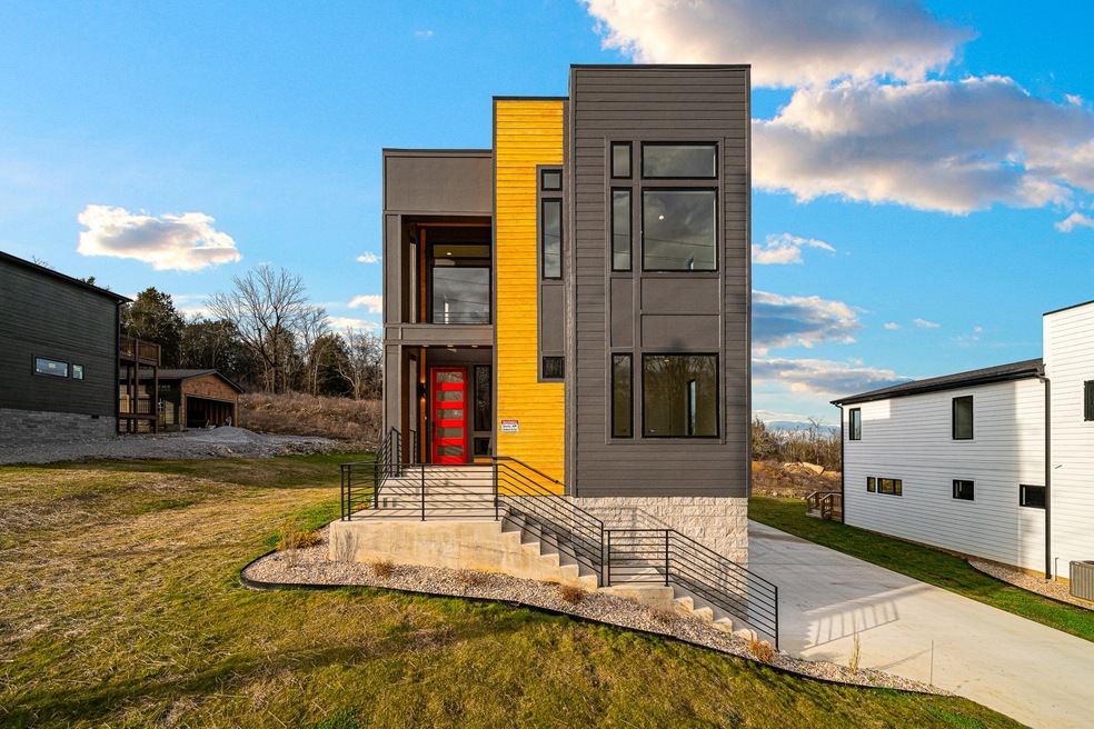 706 W 4th St, Columbia, TN 38401 - photo 1