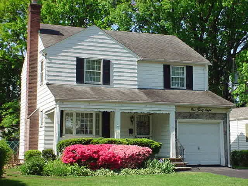 138 Elmwood Dr, Elmwood Park, NJ 07407 - photo 1