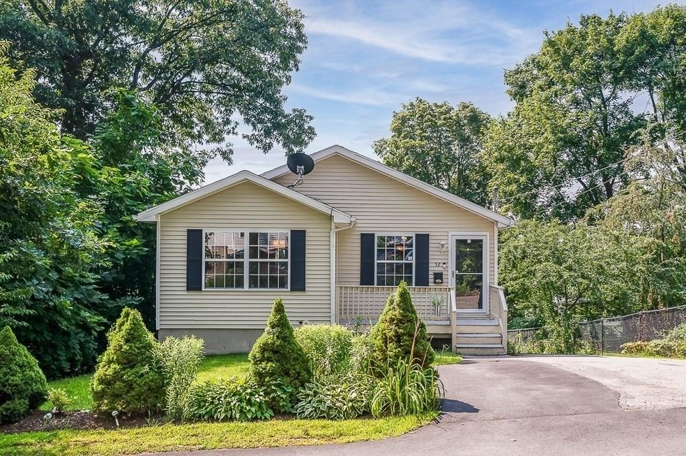 52 Bremer St, Worcester, MA 01605 - photo 1