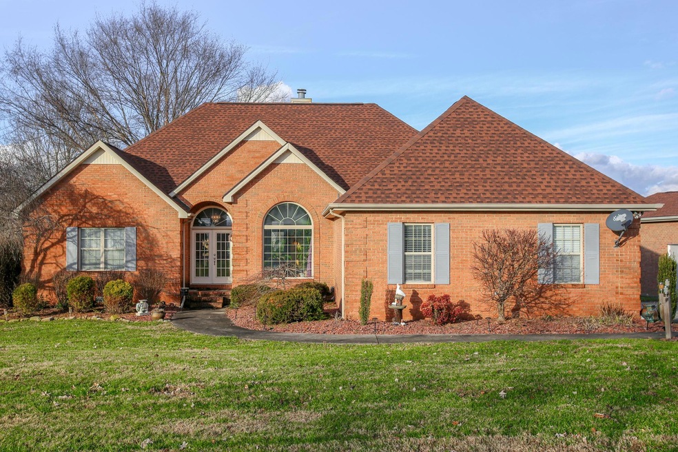 Welcome to 173 Maple Springs Drive! Convenient to I-24 & Murfreesboro!