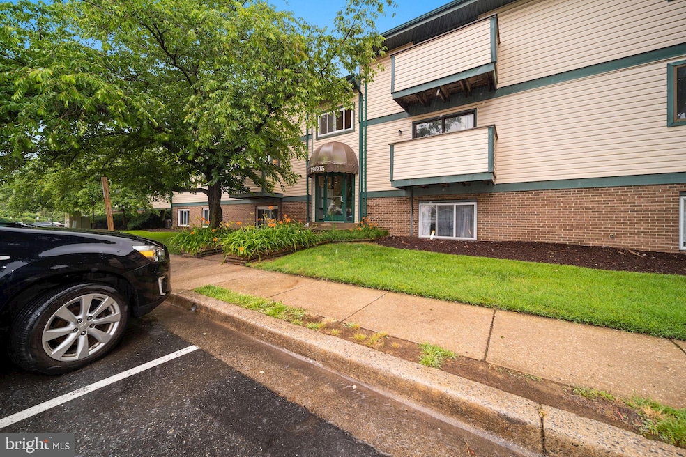 19605 Gunners Branch Rd unit M, Germantown, MD 20876 - photo 1