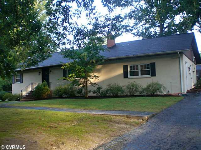 Exterior Front - Charming 3 bed and 2 bath rancher