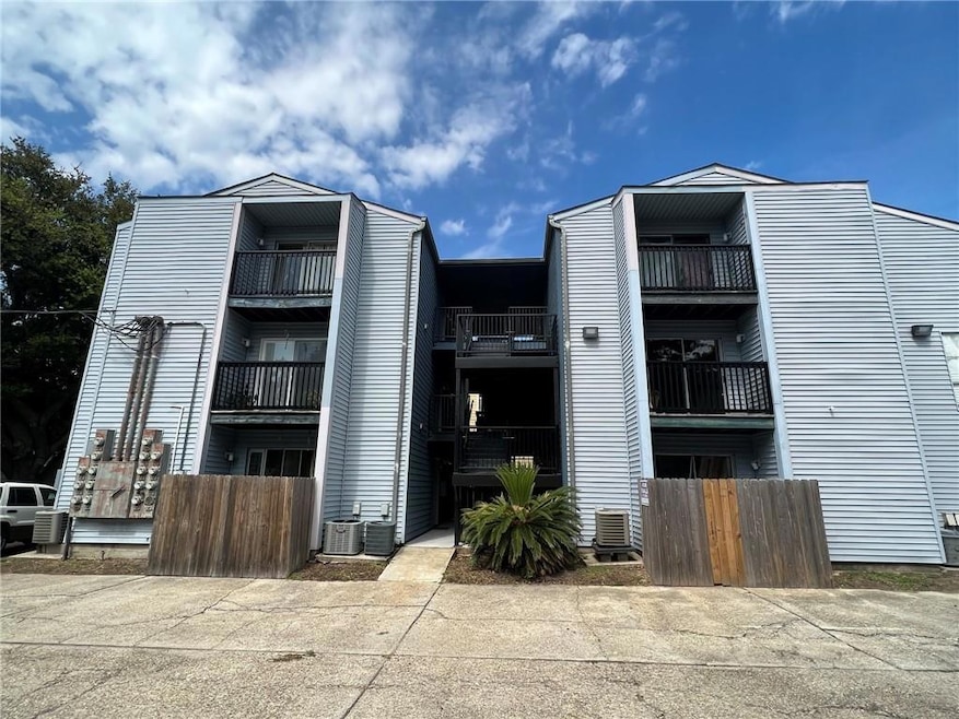 4833 Zenith St unit 16, Metairie, LA 70001 - photo 1