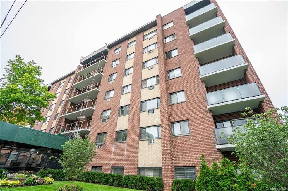 Chester Mill Apartments unit 2C, Port Chester, NY 10573 - photo 1