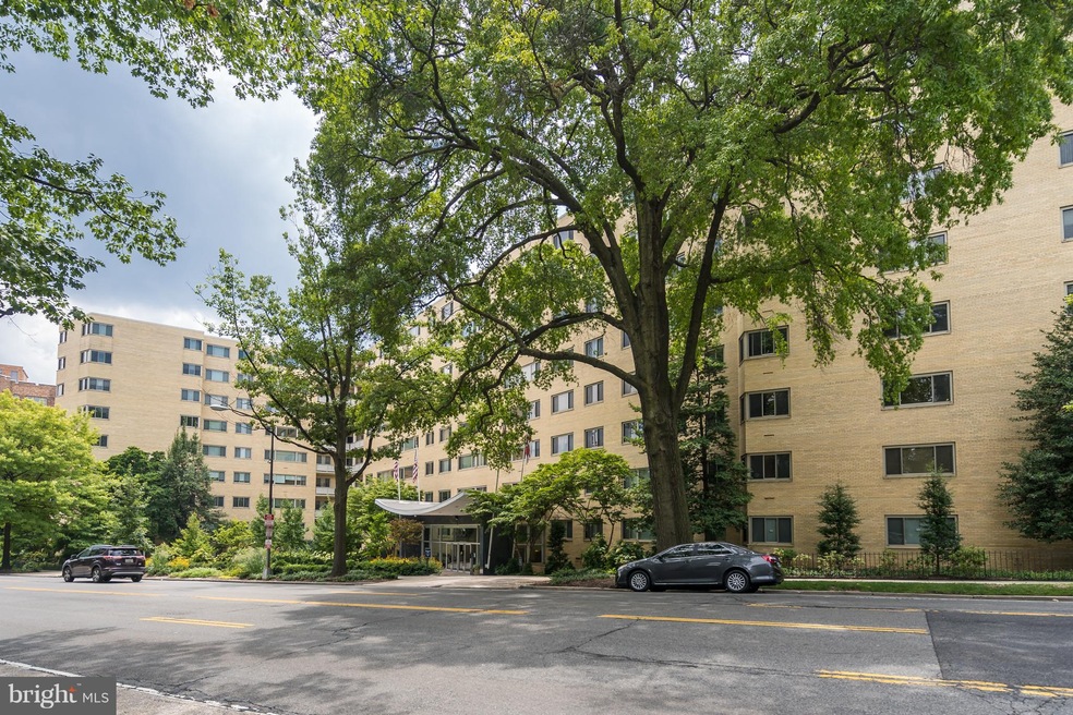 4600 Connecticut Ave NW unit 817, Washington, DC 20008 - photo 1