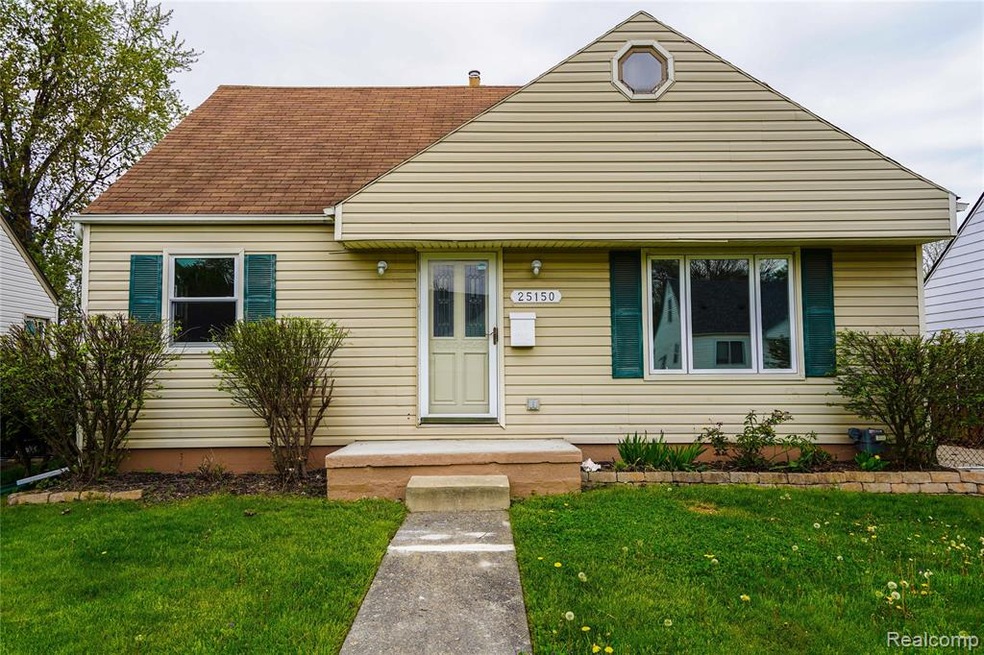 25150 Buick St, Roseville, MI 48066 - photo 1