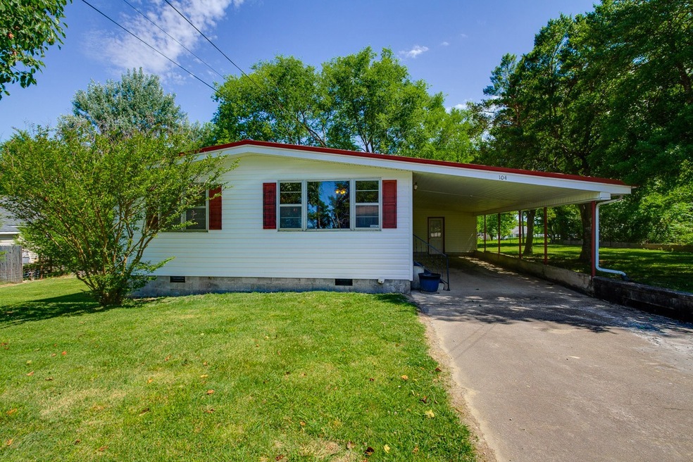 104 Moreland Ave, Shelbyville, TN 37160 - photo 1