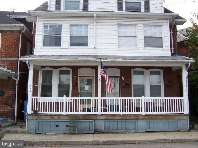 210 W 3rd St, Waynesboro, PA 17268 - photo 1