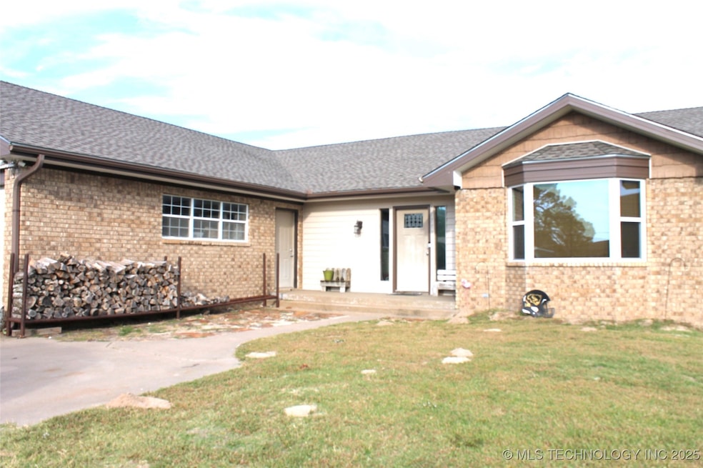 3100 Hardy Springs Rd, McAlester, OK 74501 - photo 1