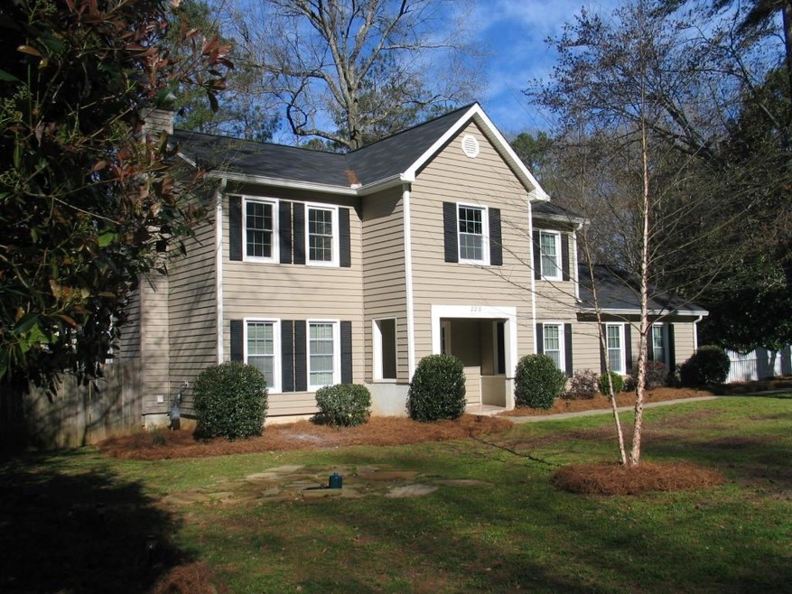 Walk to Downtown Alpharetta!