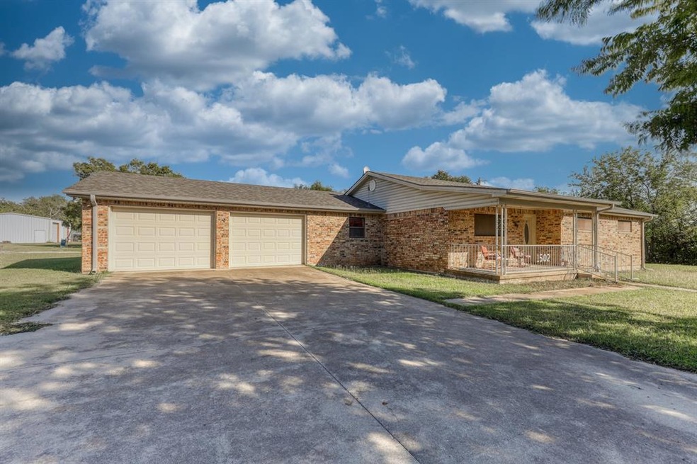 1502 Ragle Rd, Weatherford, TX 76087 - photo 1