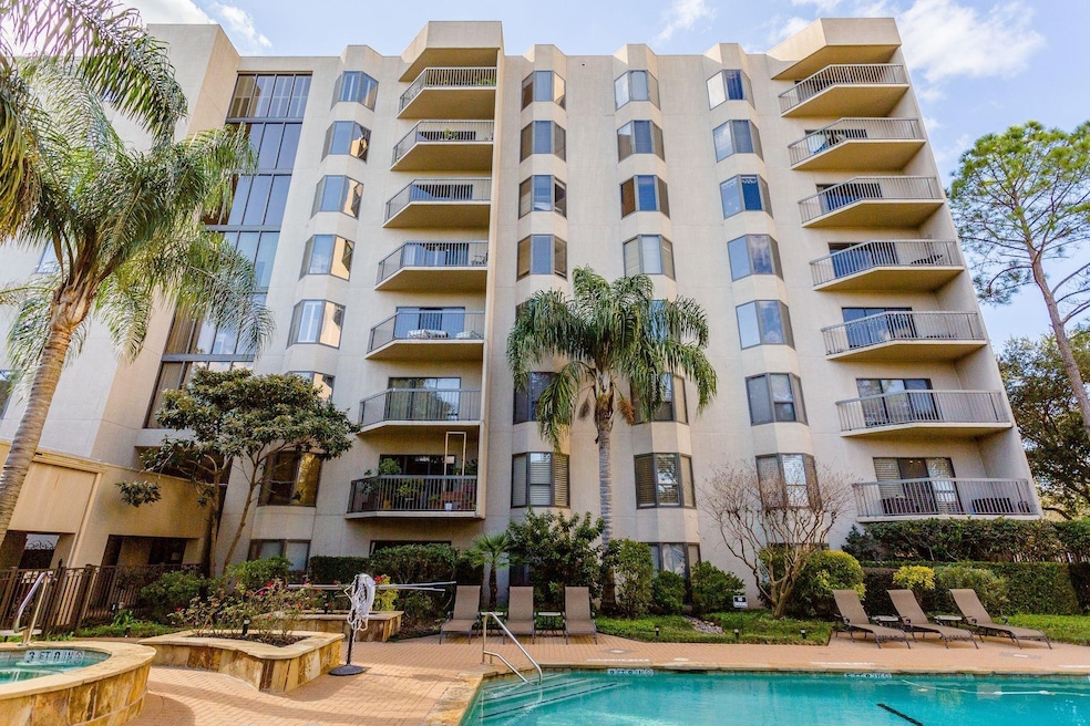 WOODWAY PLACE ATRIUM: