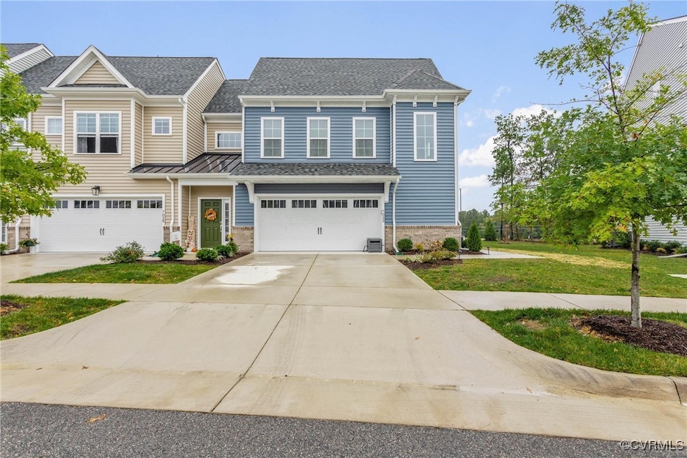 7033 Leire Ln. Spacious end unit