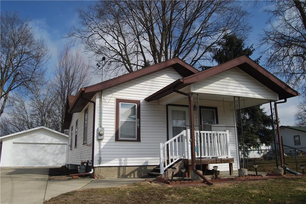 1310 Ridgeway Dr, Newton, IA 50208 - photo 1