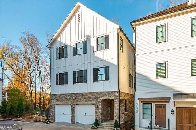 Sold $1,875,000 • Co-Listing Agent