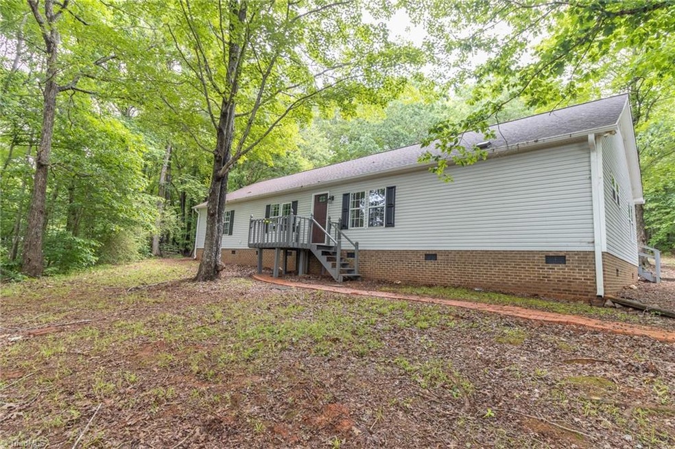 1605 Red Wolf Ln, Asheboro, NC 27205 - photo 1