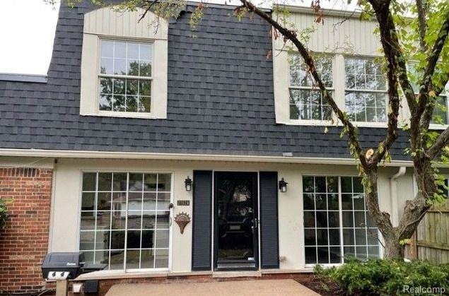 21924 Shore Pointe Ln, St. Clair Shores, MI 48080 - photo 1