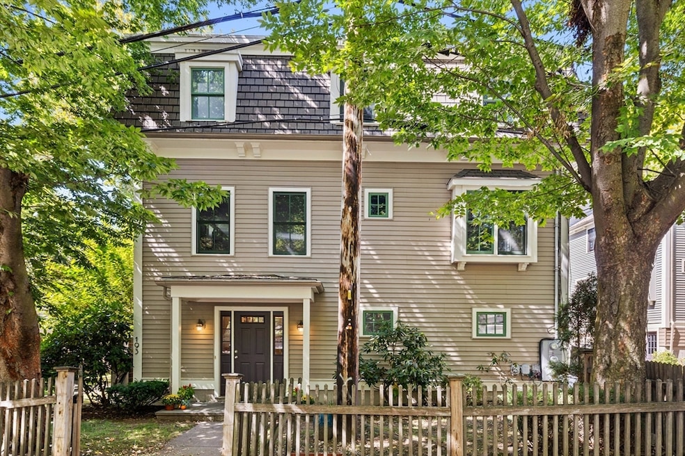 Sold $1,065,000 • Co-Listing Agent