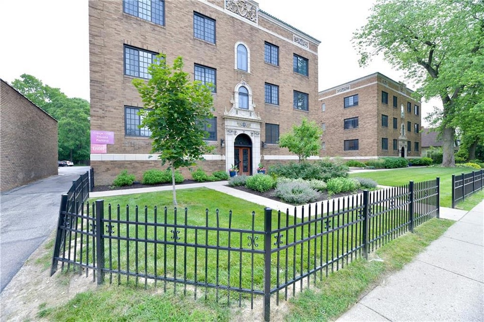 5347 N College Ave unit 304, Indianapolis, IN 46220 - photo 1