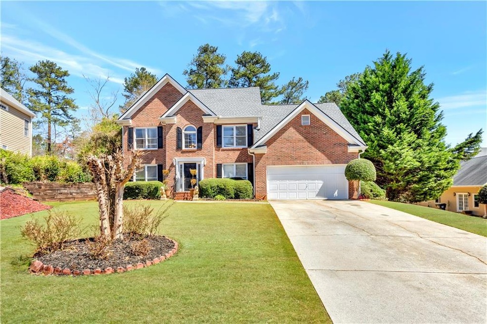View of front of house featuring a front lawn