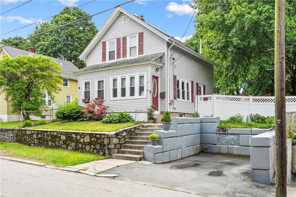 40 Vincent Ave, Pawtucket, RI 02860 - photo 1