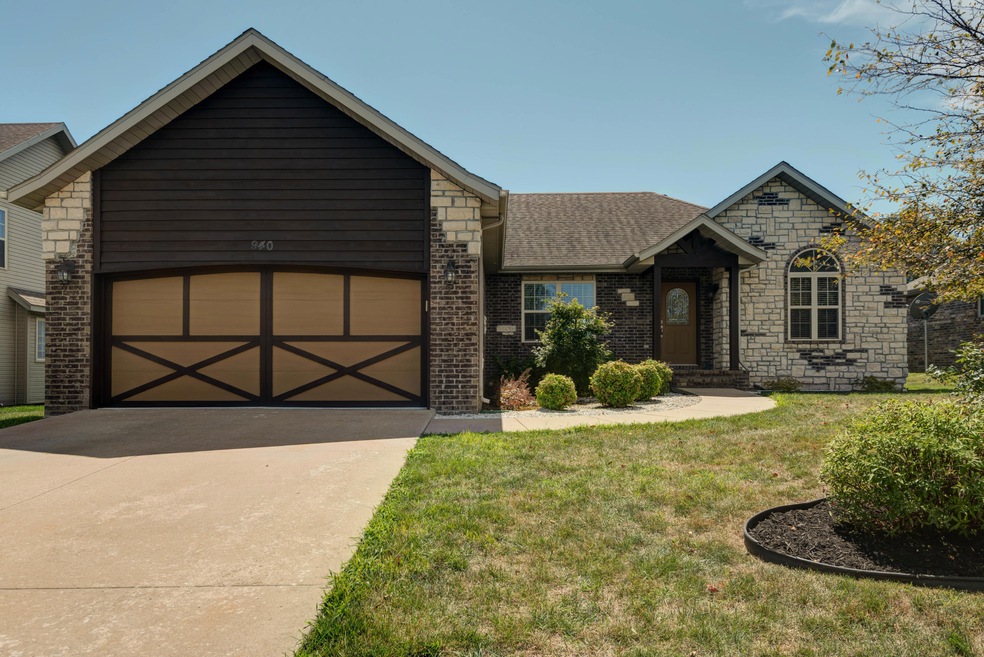 940 E Weldon Dr, Nixa, MO 65714 - photo 1