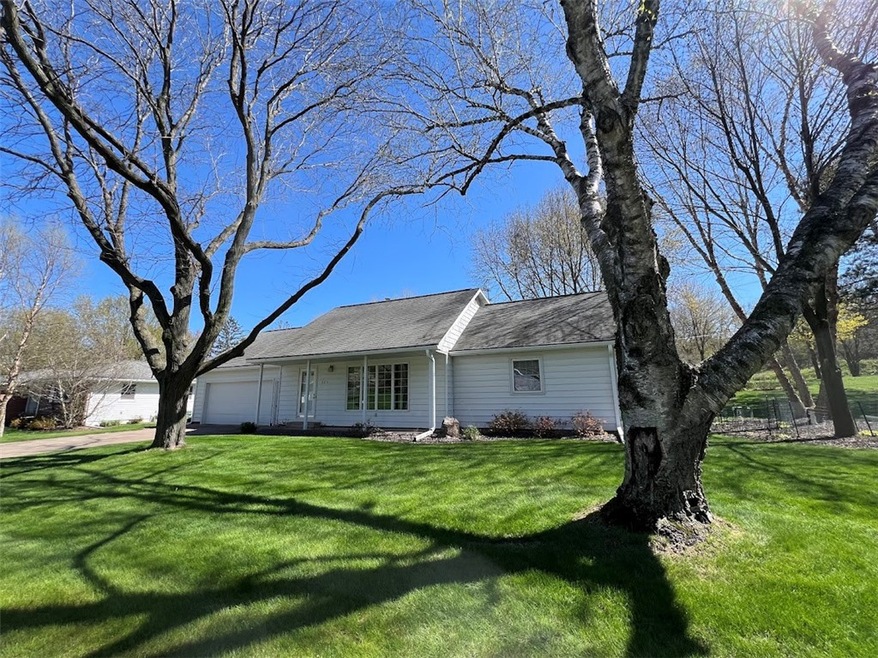 824 16th St SE, Menomonie, WI 54751 - photo 1