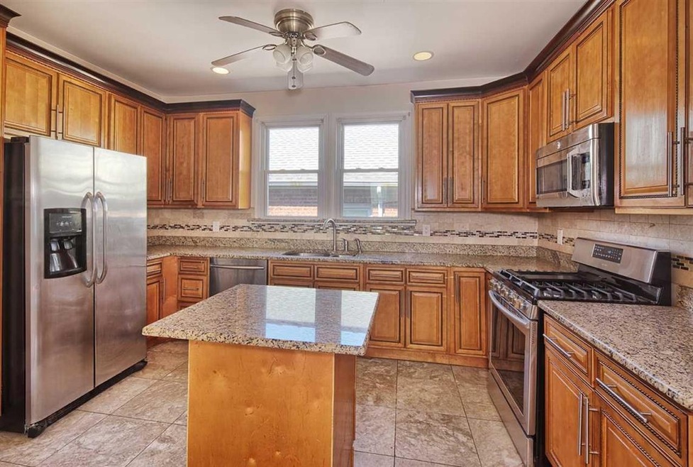 55 Broadman Pkwy unit 2, Jersey City, NJ 07305 - photo 1