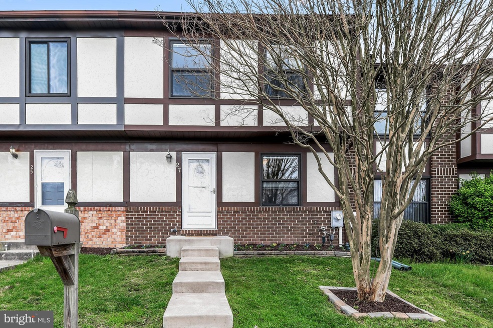 27 Bernadotte Ct, Parkville, MD 21234 - photo 1