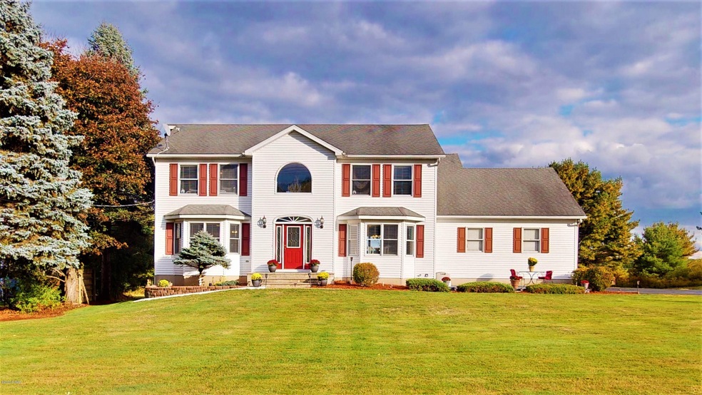 105 Overlook Dr, Hawley, PA 18428 - photo 1