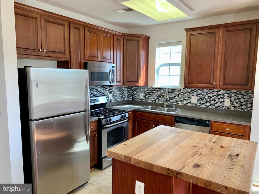 21228 Mcfadden Square unit 313, Sterling, VA 20165 - photo 1