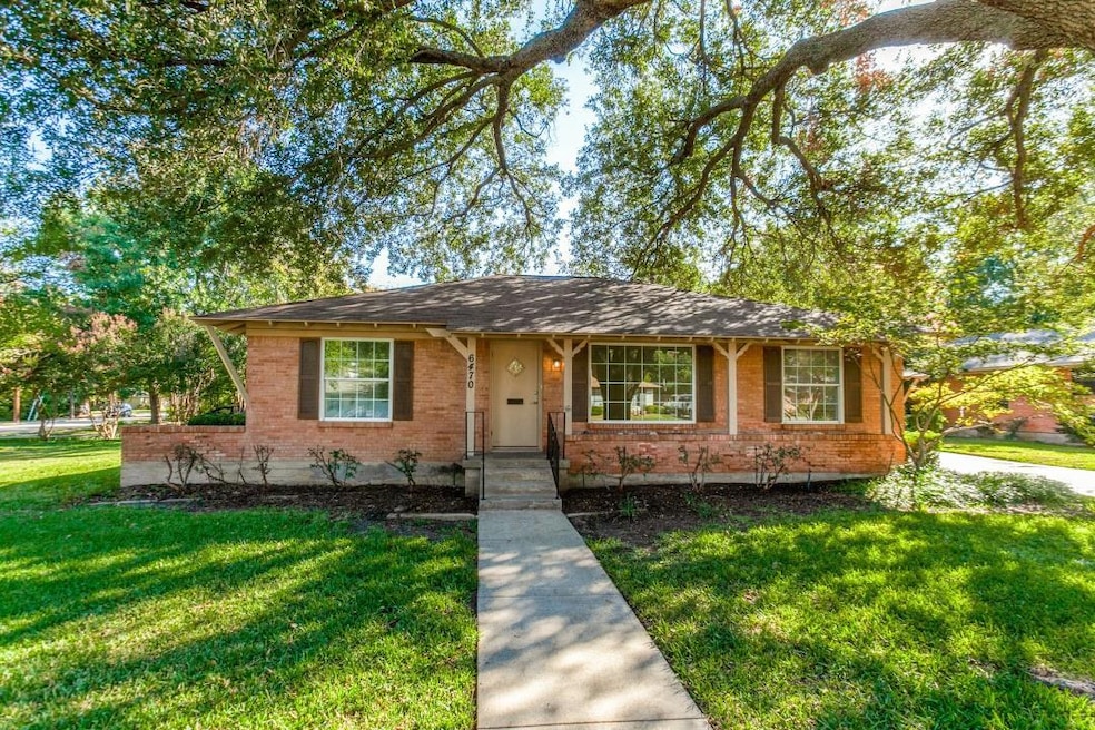6470 Danbury Ln, Dallas, TX 75214 - photo 1