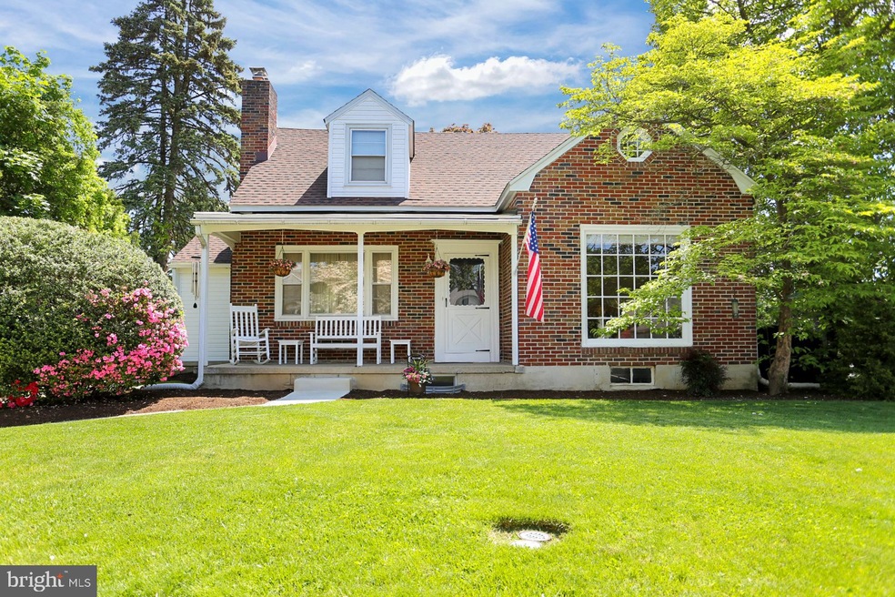 611 Clair St, Reading, PA 19607 - photo 1