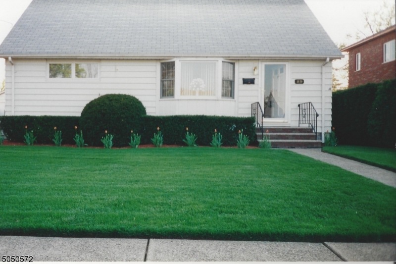 29 Field Rd, Clifton, NJ 07013 - photo 1