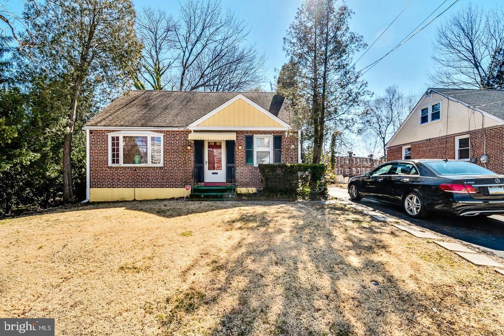 8 Golf Rd, Darby, PA 19023 - photo 1