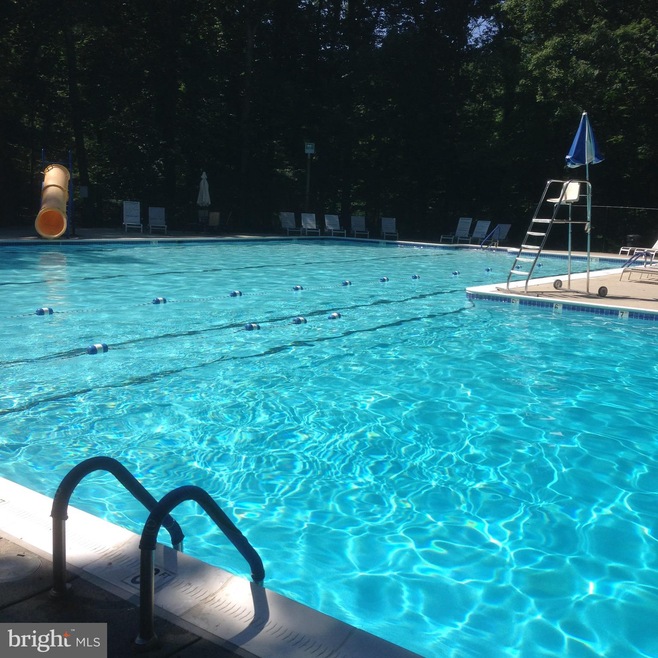 11927 Travistock Ct, Reston, VA 20191 - photo 1