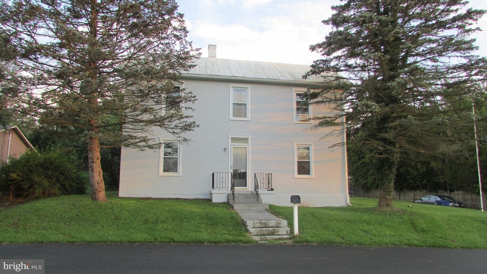32 W 17th St, Front Royal, VA 22630 - photo 1