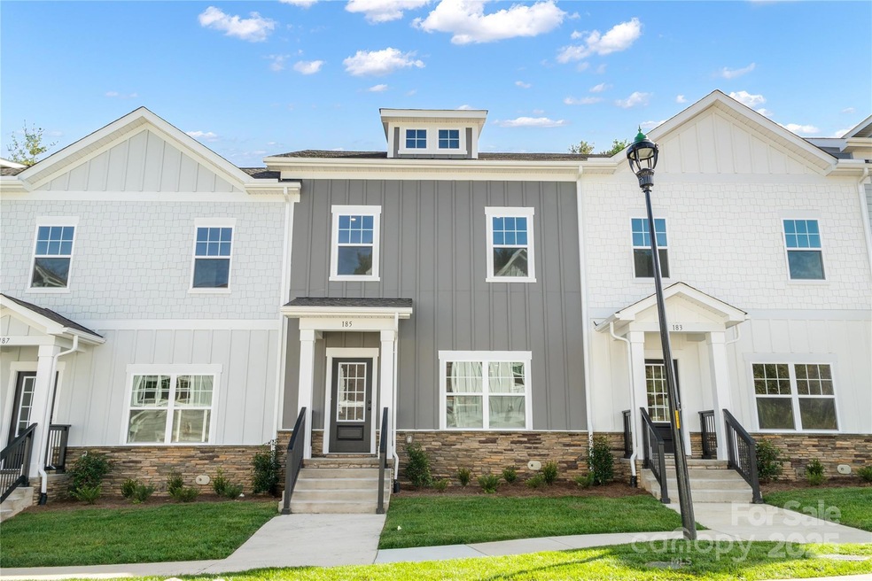 Under Contract $389,900