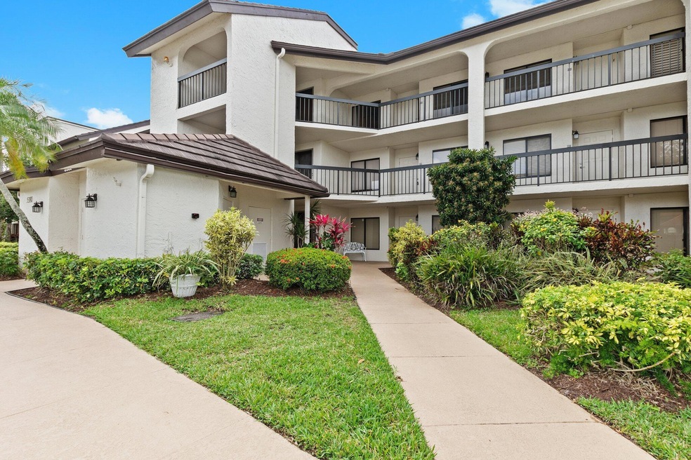 5380 Cedar Lake 304 Dr unit 304, Boynton Beach, FL 33437 - photo 1