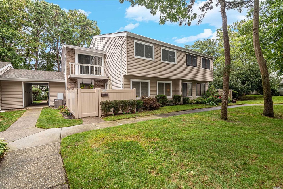 228K Springmeadow Dr, Holbrook, NY 11741 - photo 1