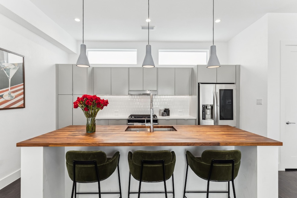 4805 Manett St unit 102, Dallas, TX 75204 - photo 1