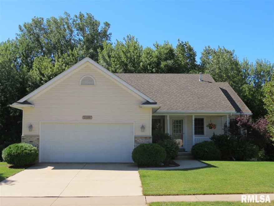 2107 W 57th St, Davenport, IA 52806 - photo 1