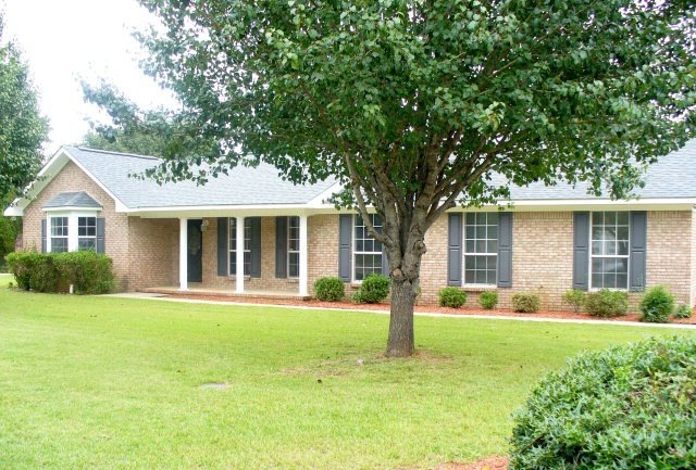 137 Woodleigh Rd, Dothan, AL 36305 - photo 1