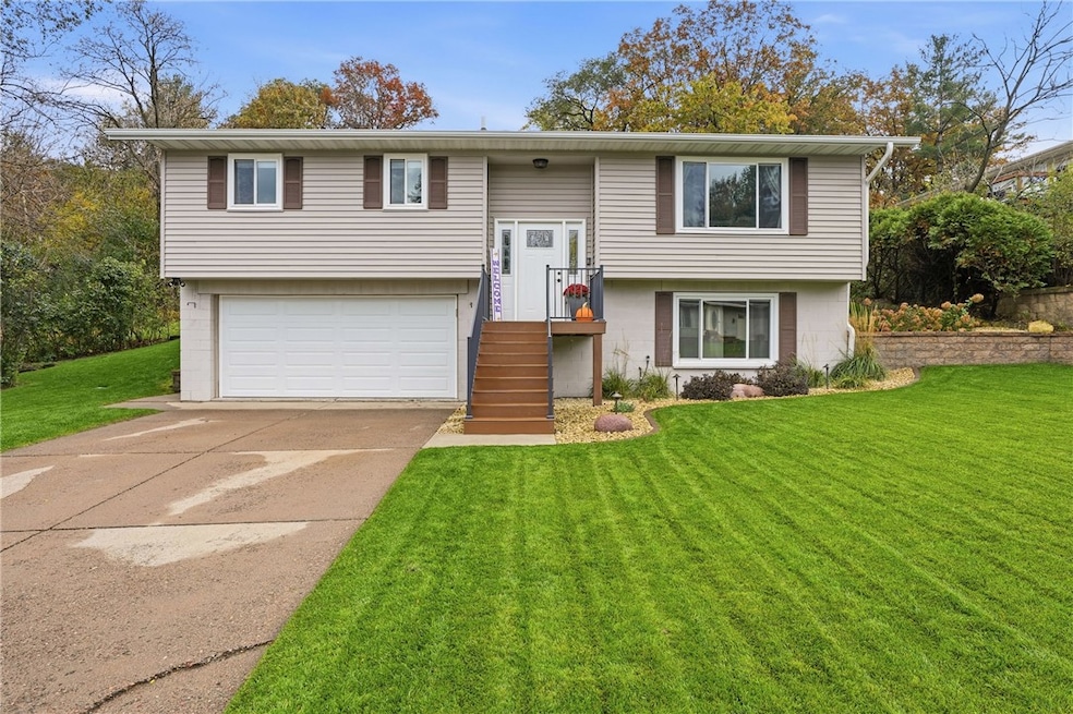 903 Roberts St, Altoona, WI 54720 - photo 1