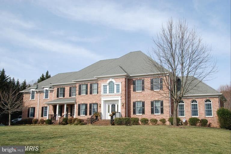 8512 Huntspring Dr, Lutherville Timonium, MD 21093 - photo 1