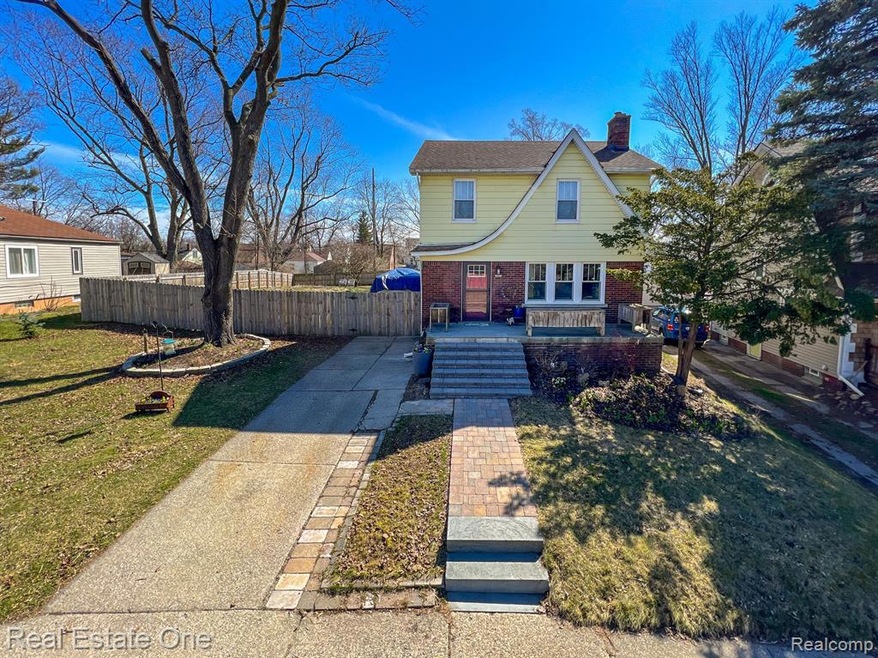 Inviting curb-appeal!